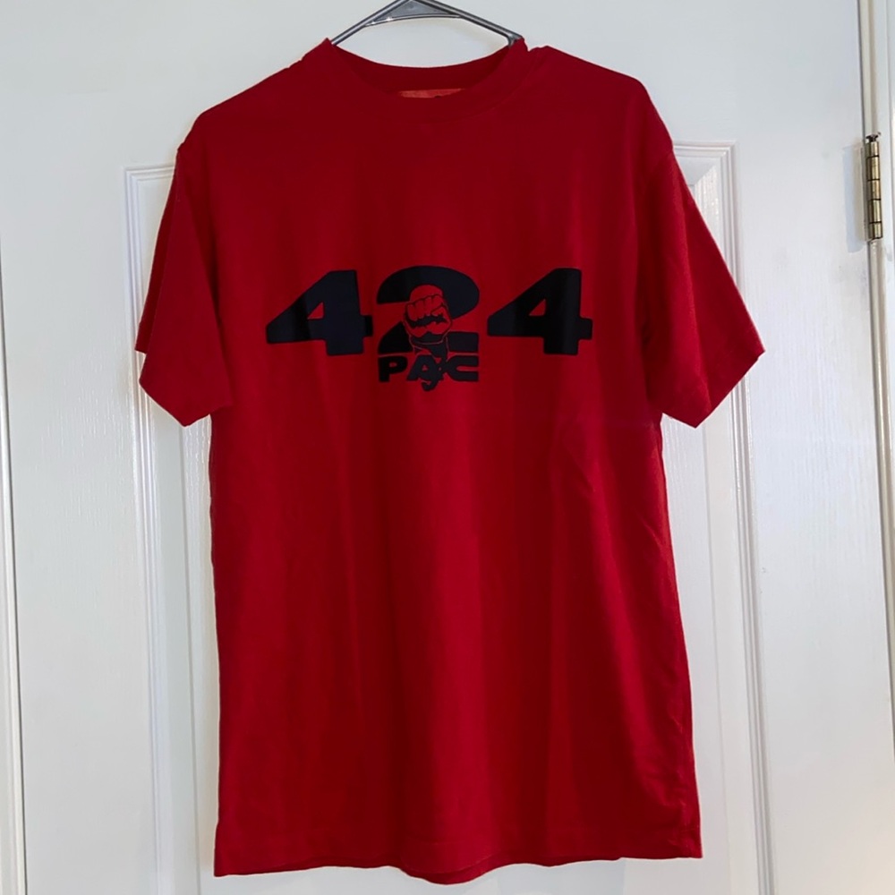 424 Tupac tee
